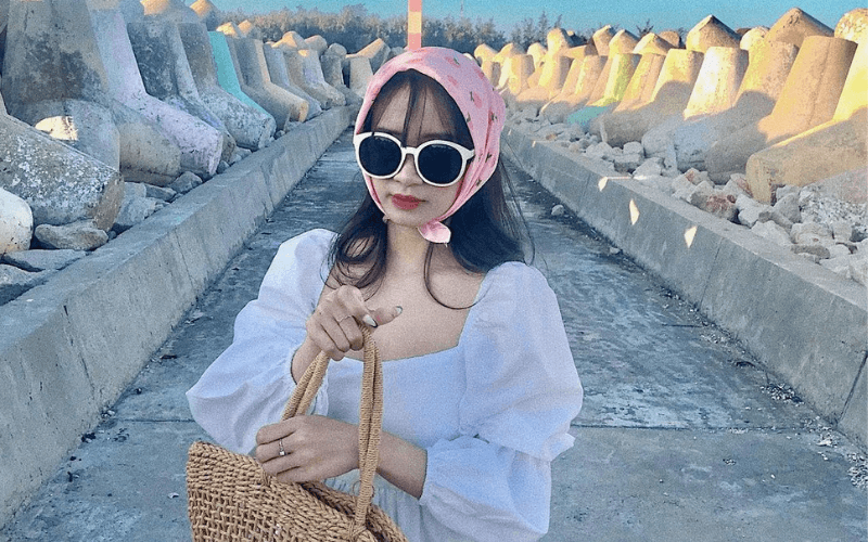 Bờ kè 7 sắc cầu vồng - Credit: Instagram